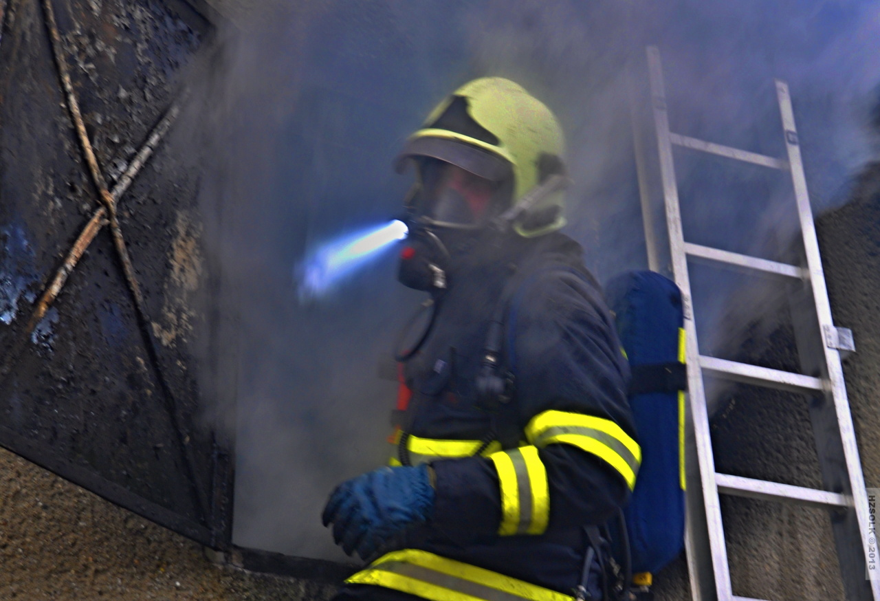 12 11-2-2013 Požár 2 RD - Líšnice - Šumpersko (2).JPG