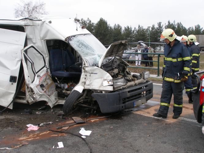 13-03-11 silnice č. I-11 HK-Praha (1).JPG