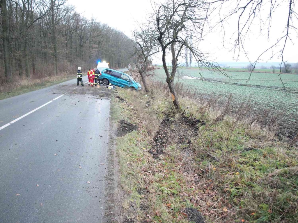 13-11-28 Nový Bydžov, odbočka Lužec n.C..JPG