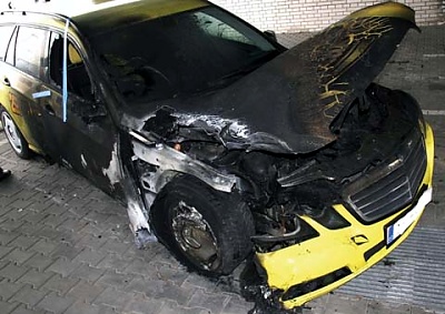 Obr. 1 Stav vozidla po požáru s naznačenou pozicí instalovaného DPF