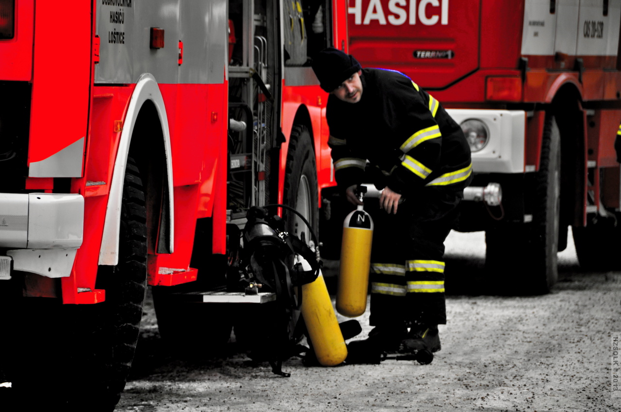 15 11-2-2013 Požár 2 RD - Líšnice - Šumpersko (22).JPG