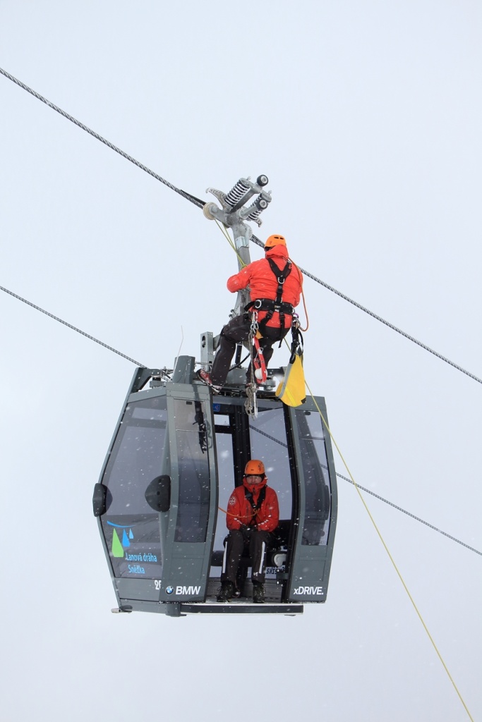 15-11-23 Výcvik lezců na lanovce (1).JPG
