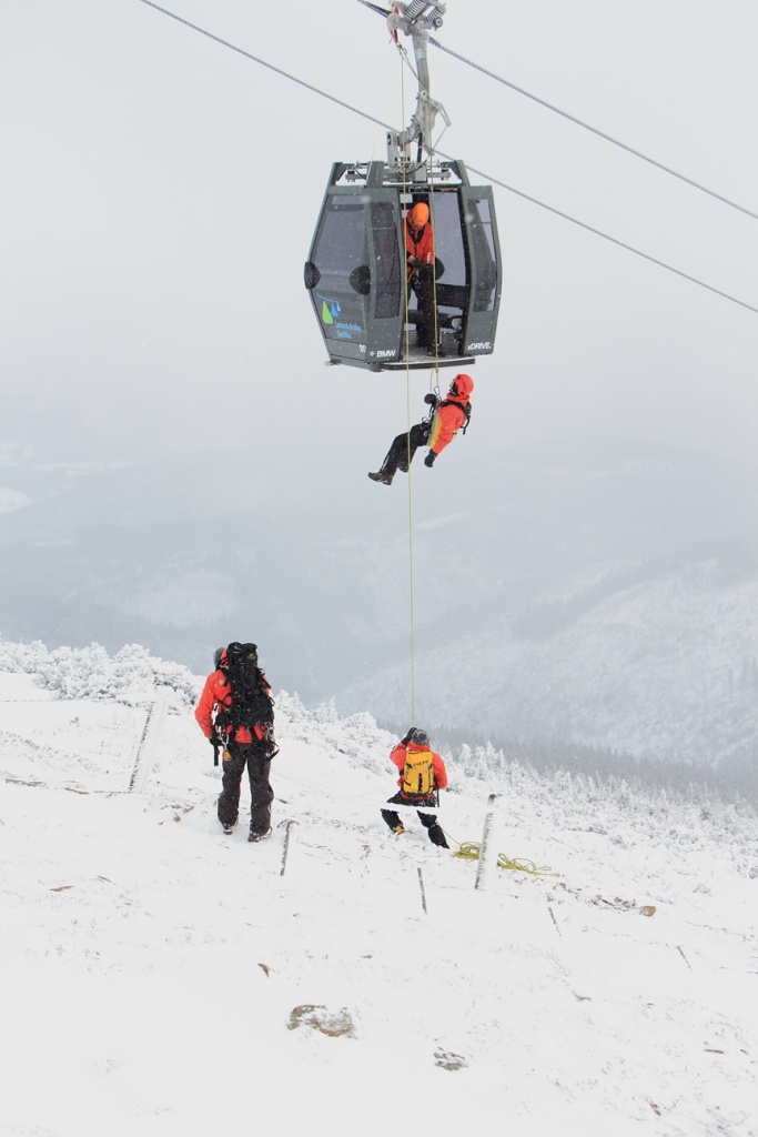 15-11-23 Výcvik lezců na lanovce (2).JPG
