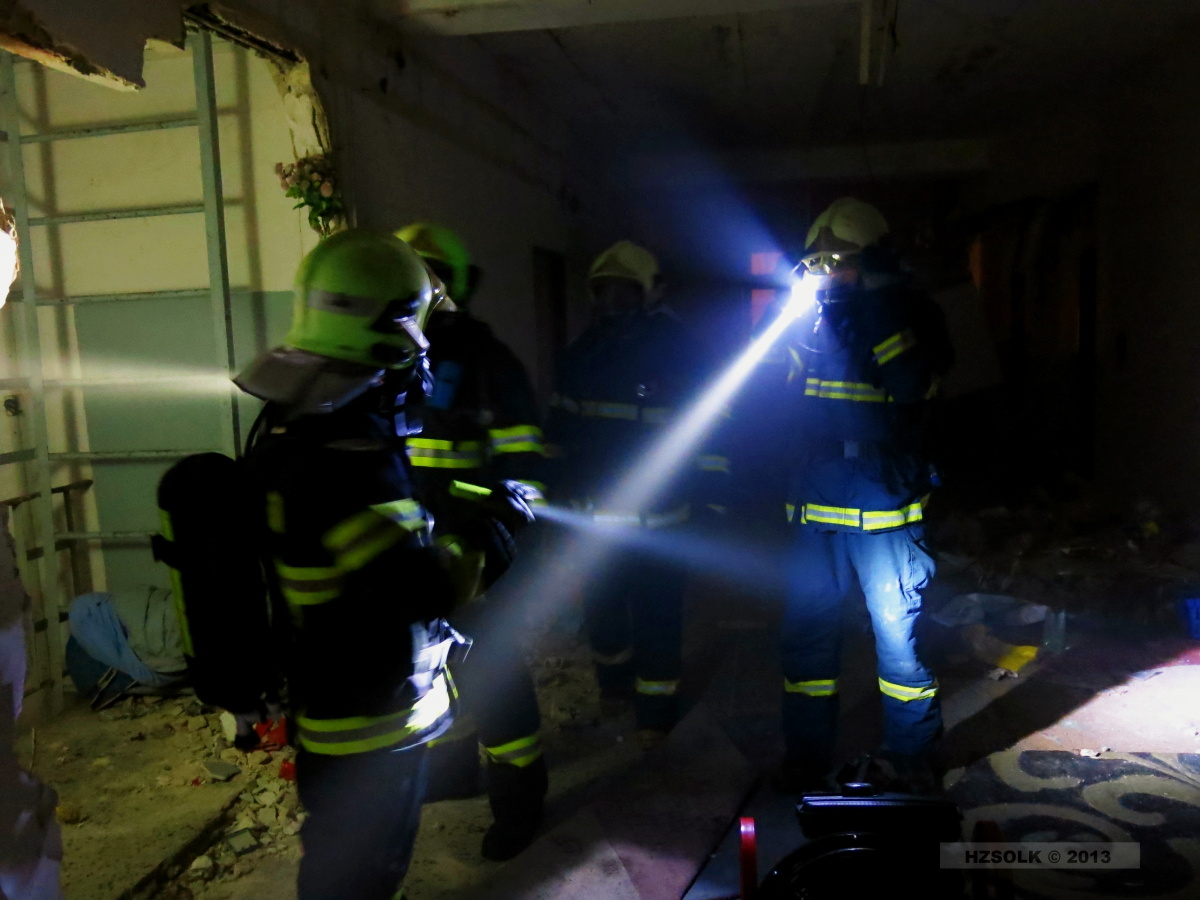 15 15-11-2013 požár olomouc ulice profesora fuky (22).JPG