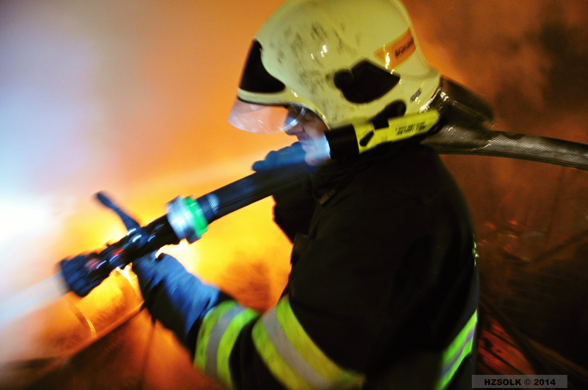15 18-4-2014P_NB_ hala Olomouc Chválkovice (35).JPG