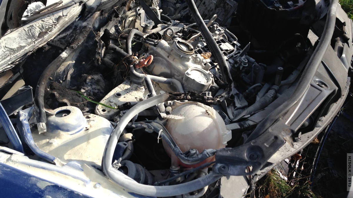 15 Nehoda osobního auta Milovice u Hořic pomoc HZS OLK  (5).JPG