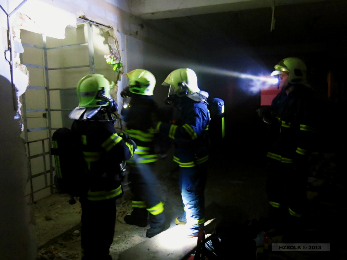 16 15-11-2013 požár olomouc ulice profesora fuky (23).JPG