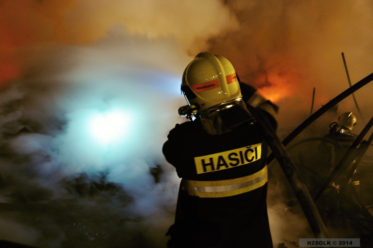 16 18-4-2014P_NB_ hala Olomouc Chválkovice (5).JPG