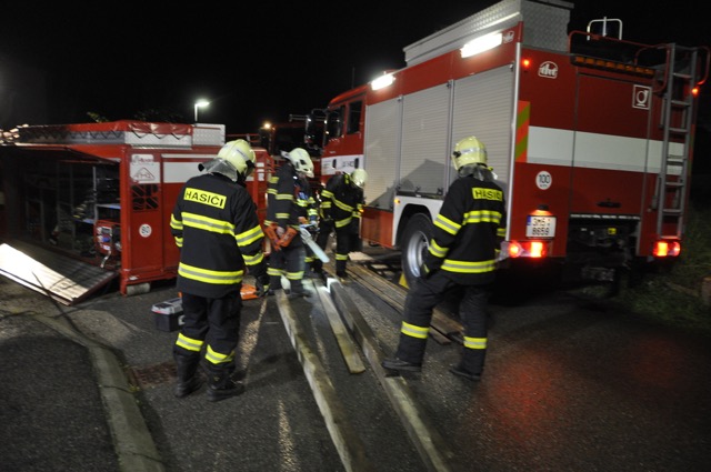 16 zabezpecˇeni´ RD po sesuvu pu°dy Lipova´ Secˇ (23).jpg