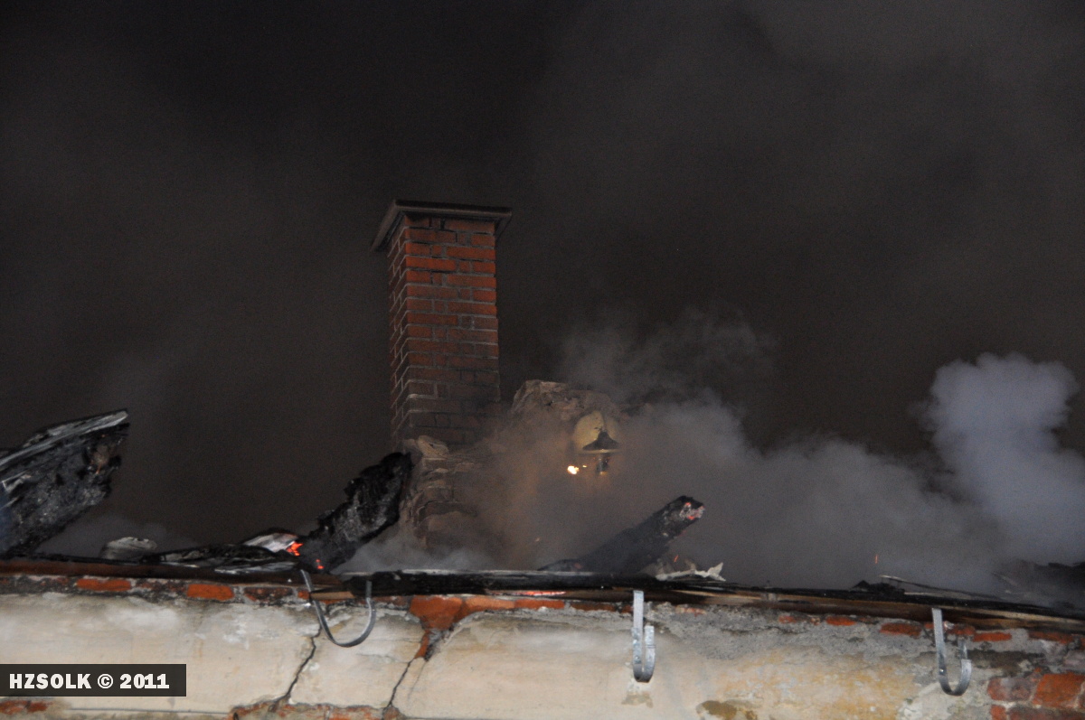 17 22.10.2011 Požár autoservisu a stolárny Ruda nad Moravou - Bohdíkov4.JPG