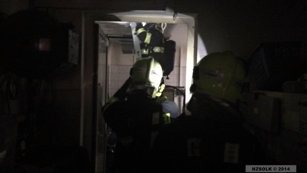 17 24-1-2014 Požár susičky prádla ulice Tovární Olomouc (8).JPG