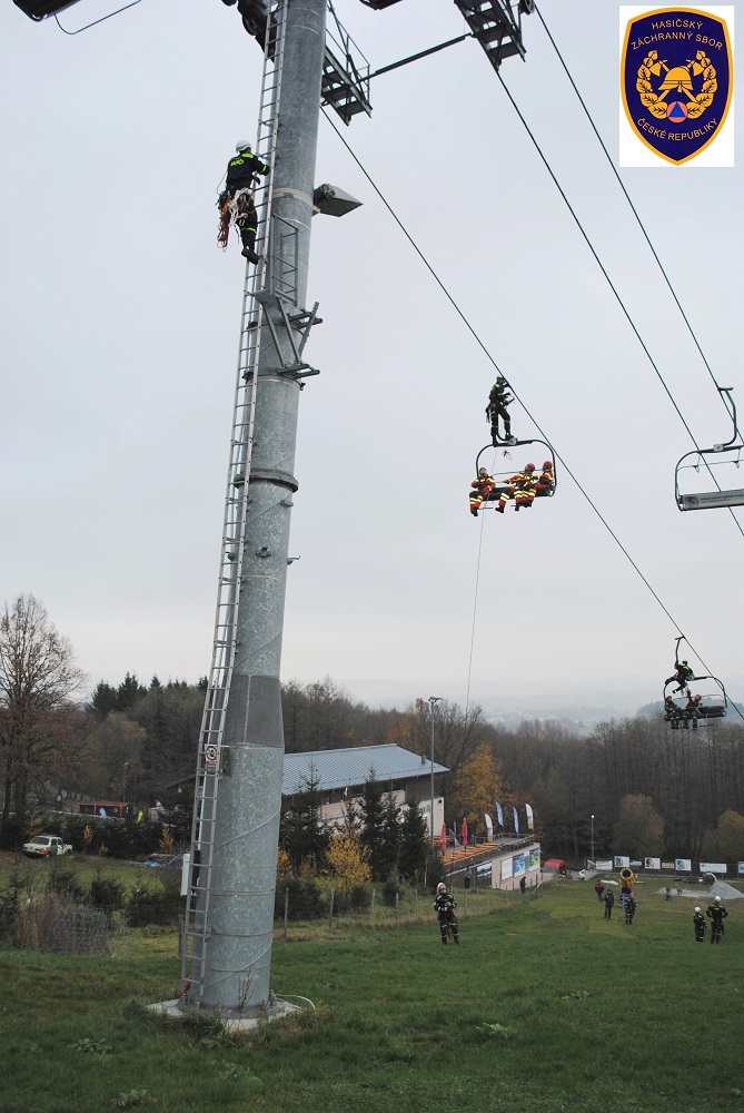 18 Cvičení lezecké skupiny HZS JčK ÚO Tábor, Monínec - 12. 11. 2014 (17).JPG