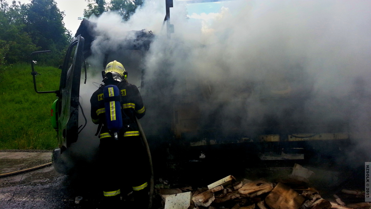 19 požár_na_obchvat_olomouce_21_5_2013 (26).jpg