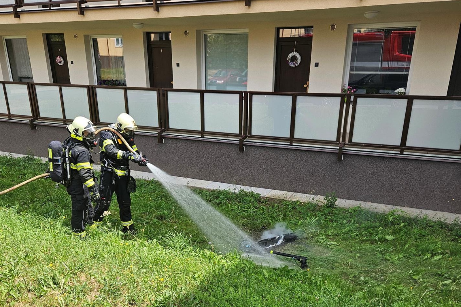 190725-Požár elektrokoloběžky v ulici Generála Khola v Příbrami.jpg