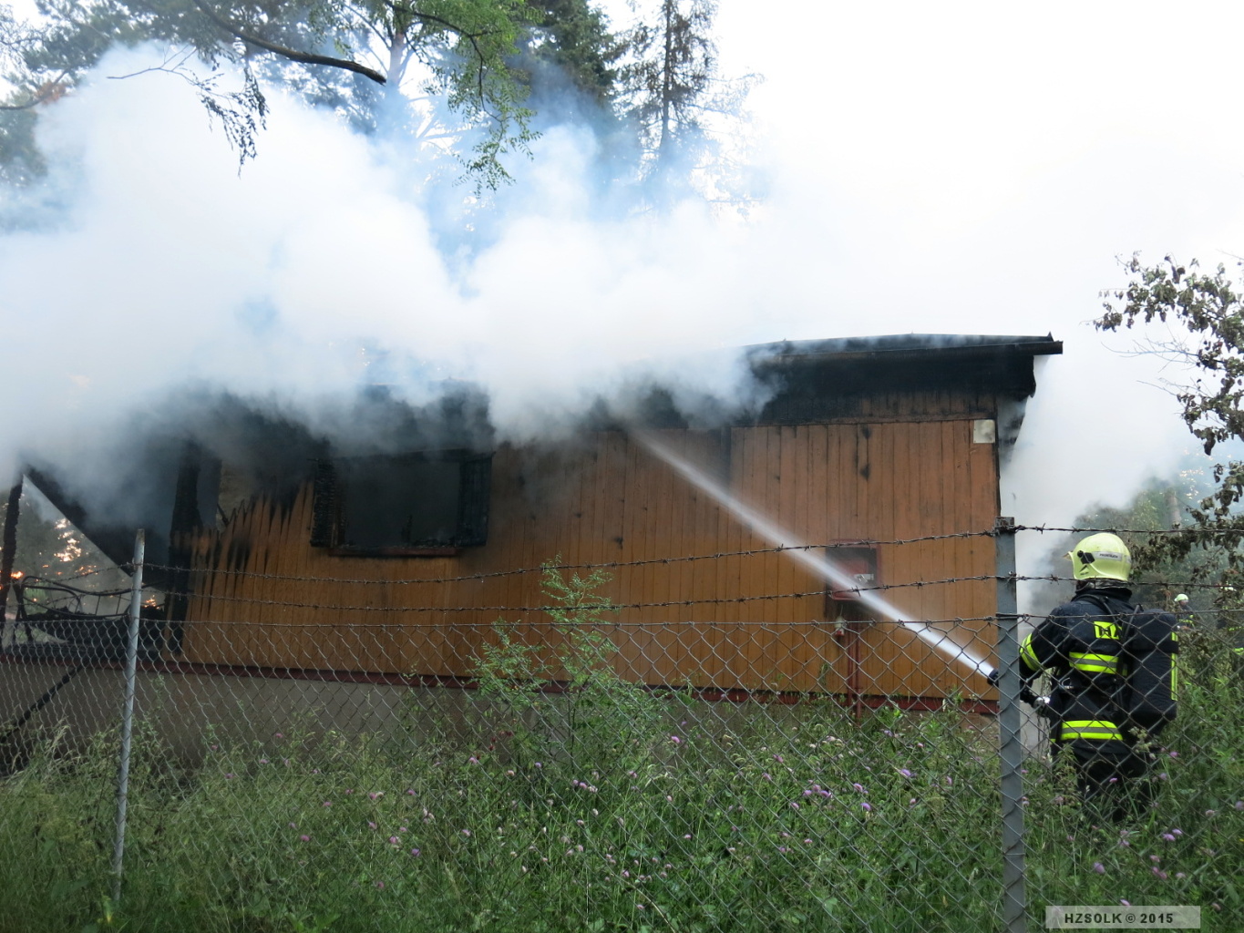 2 17-6-2015 Požár chaty Čechovice  - Záhoří (10).JPG