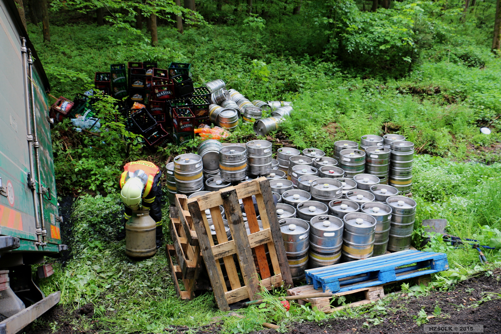2 21-5-2015_DN_nákladní_vozidlo_vyprosteni_Jedli_Sumpersko (10).JPG