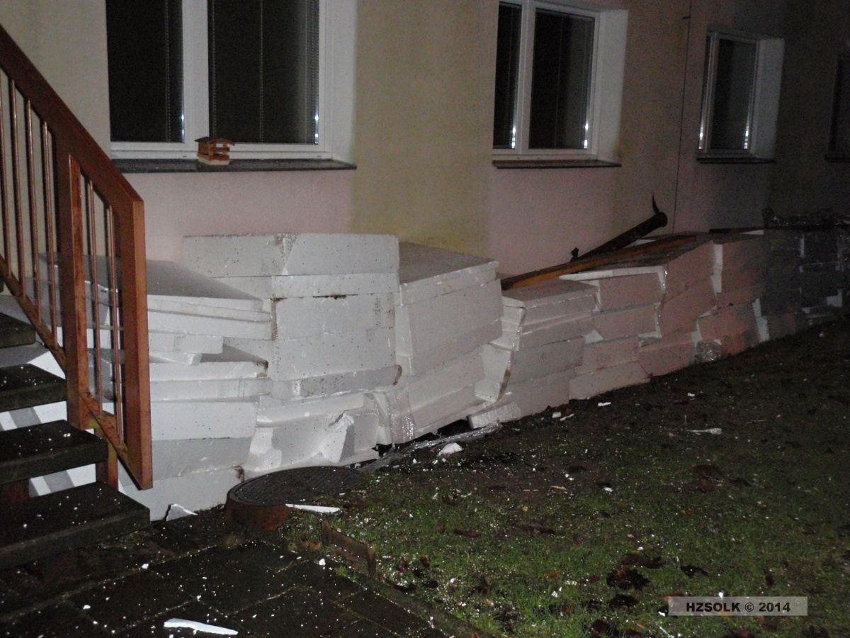 2 4-1-2014 Technická pomoc v Přerově - upevnění stavebního materiálu (2).JPG