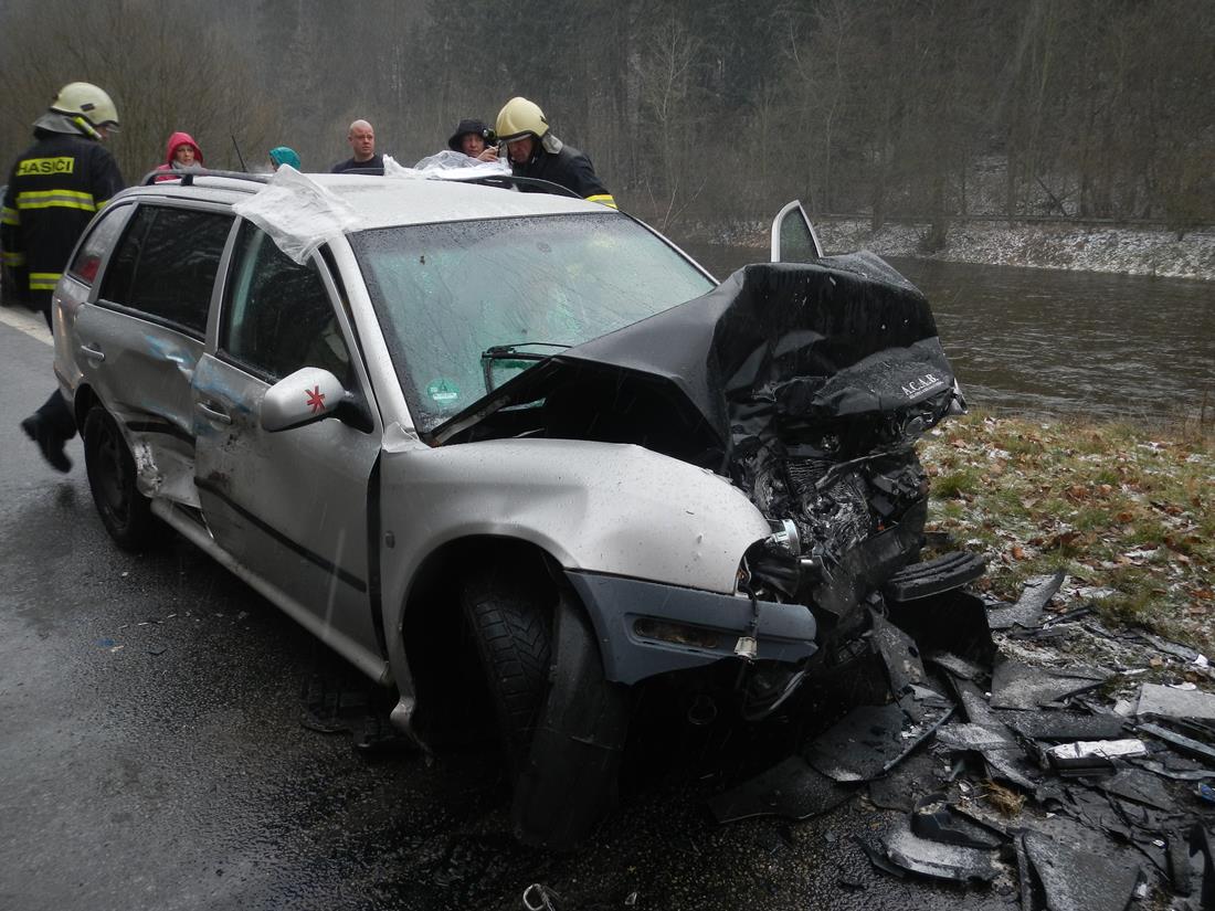 2 Dopravní nehoda, Větřní - 3. 3. 2016 (4).JPG