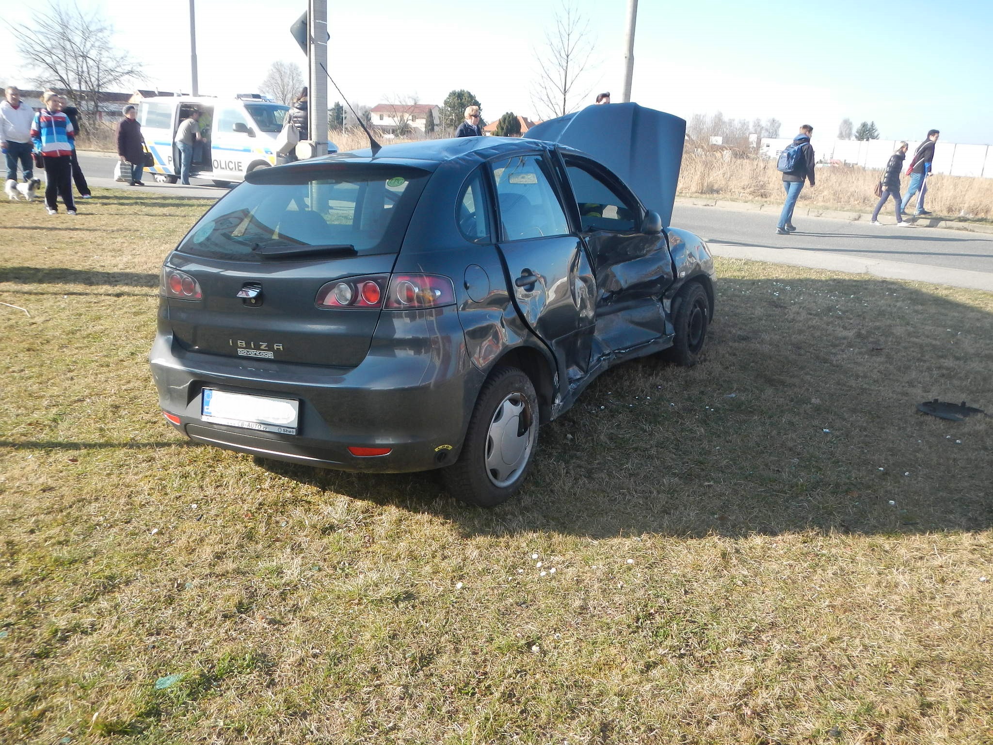 2 Dopravní nehoda 2 OA, České Budějovice - 10. 3. 2014 (4).jpg
