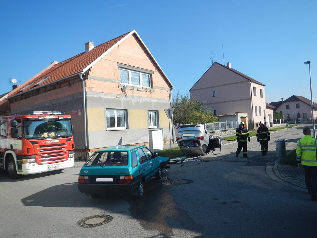 2 Dopravní nehoda 2 OA, České Budějovice - 21. 9. 2015 (2).JPG