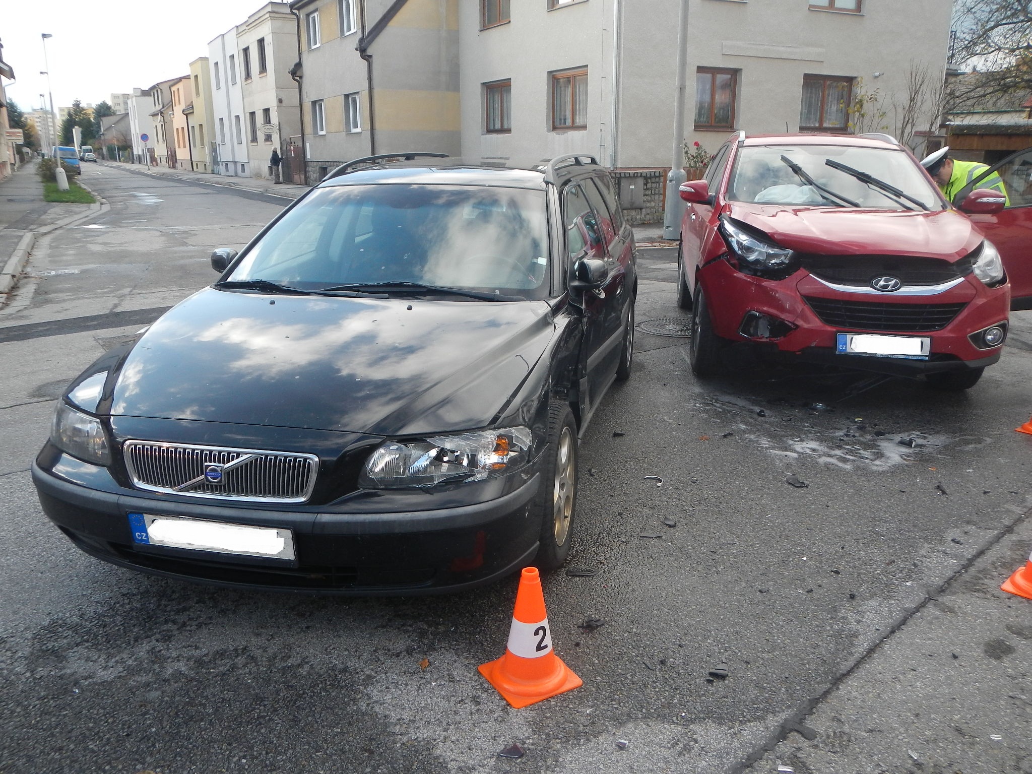 2 Dopravní nehoda 2 OA, České Budějovice - 30. 10. 2013 (4).jpg