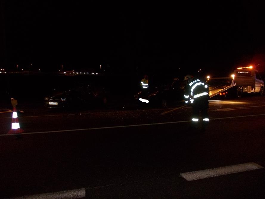 2 Dopravní nehoda 2 OA, Sezimovo Ústí - 12. 2. 2015 (2).jpg