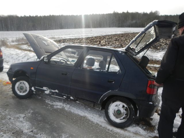 2 Dopravní nehoda OA, Branišov - 6. 12. 2013 (2).jpg