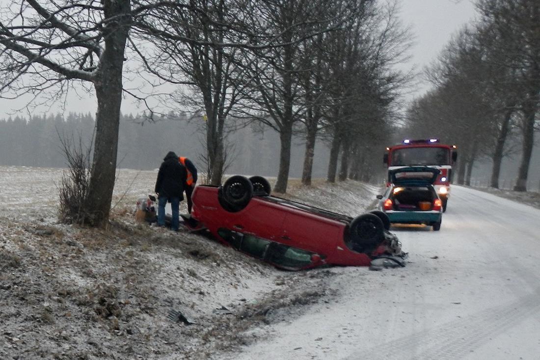 2 Dopravní nehoda OA, Frymburk -15. 3. 2016 (2).JPG