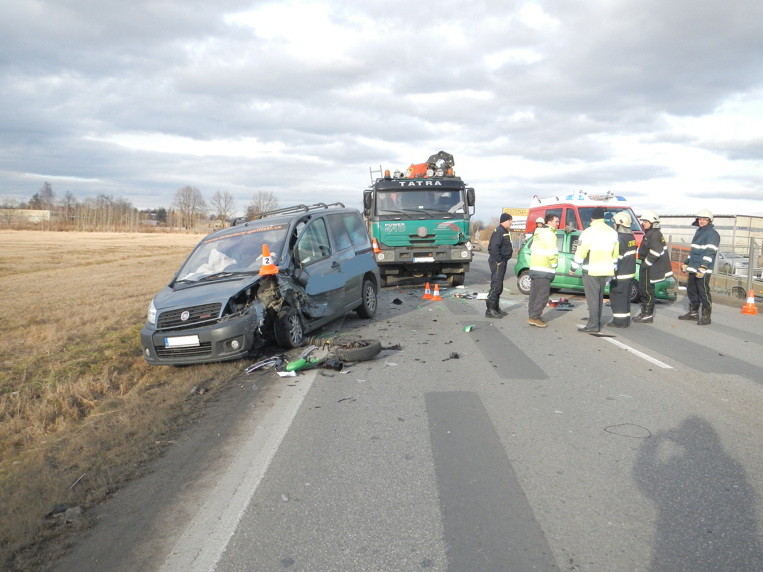 2 Dopravní nehoda OA, NA a dodávky, Planá - 11. 2. 2014 (4).JPG