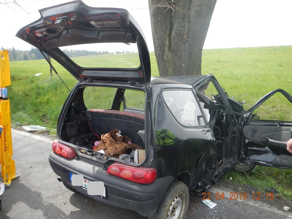2 Dopravní nehoda OA, Strážkovice - 22. 4. 2016 (3).JPG