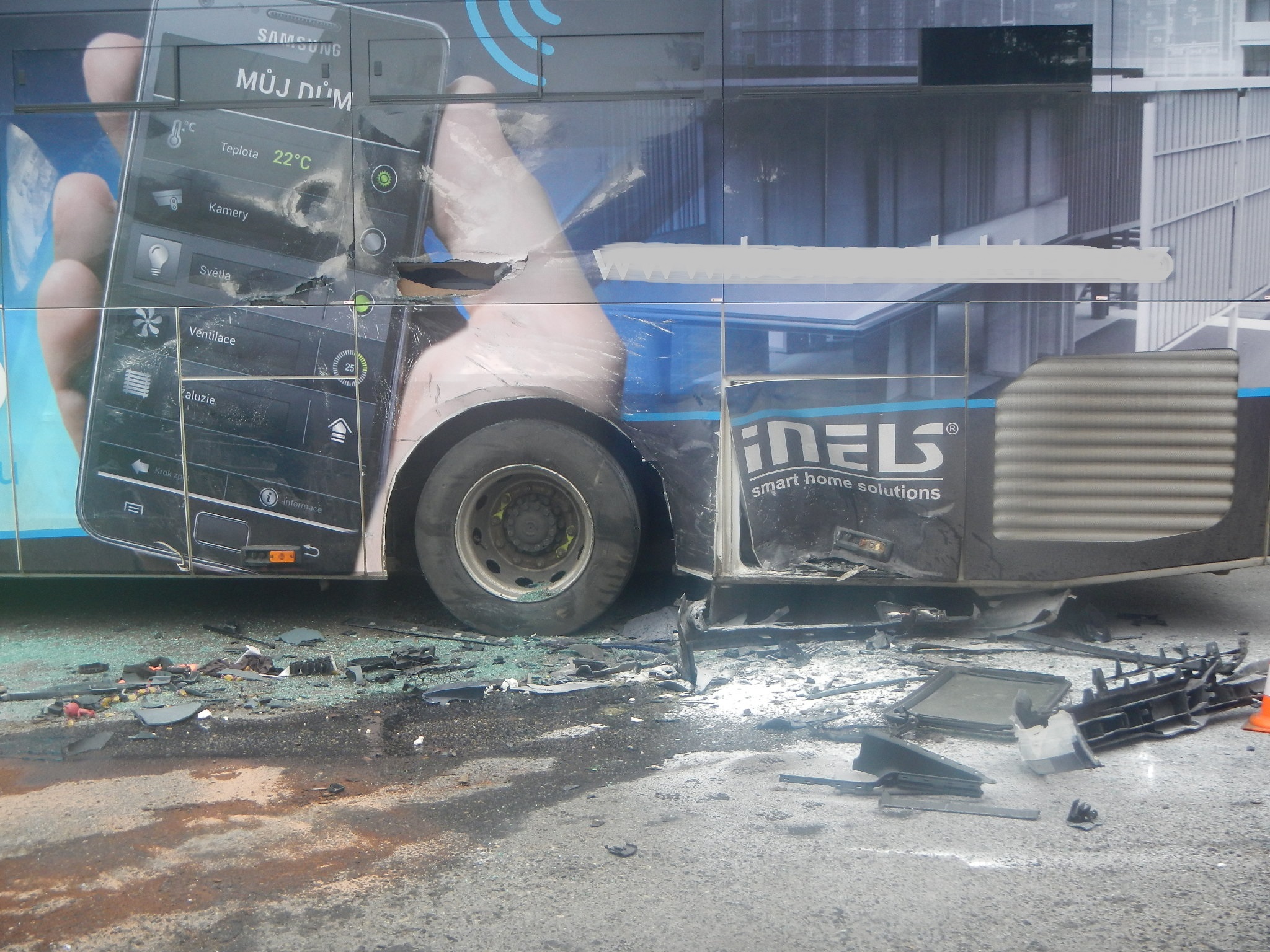 2 Dopravní nehoda OA a bus, Dobrá Voda u ČB - 16. 3. 2014 (3).jpg