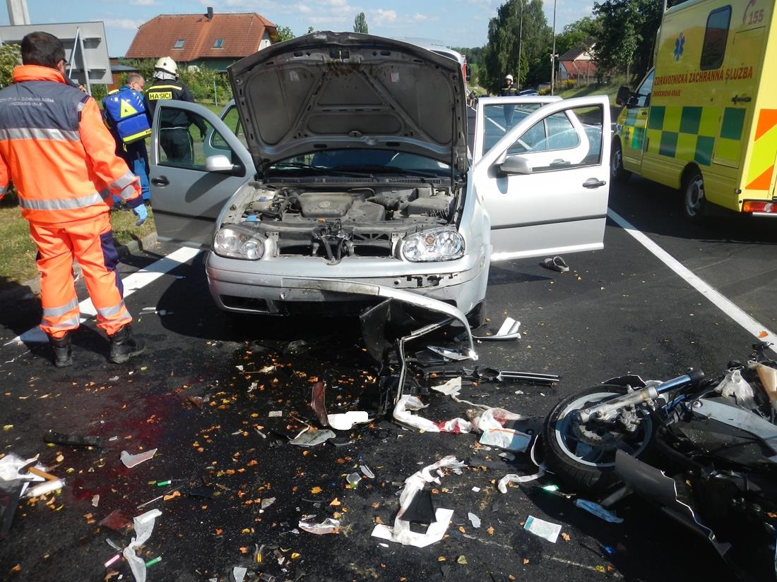 2 Dopravní nehoda OA a skútru, Lišov - 28. 6. 2015 (2).JPG