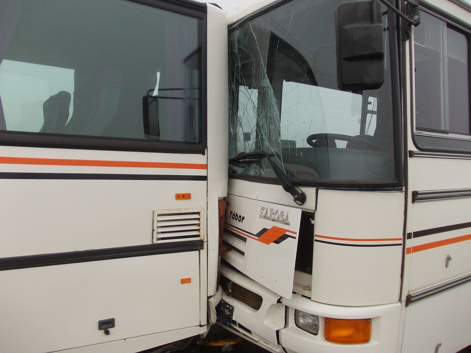 2 Nehoda tří autobusů, Košín - 1. 11. 2013 (1).jpg