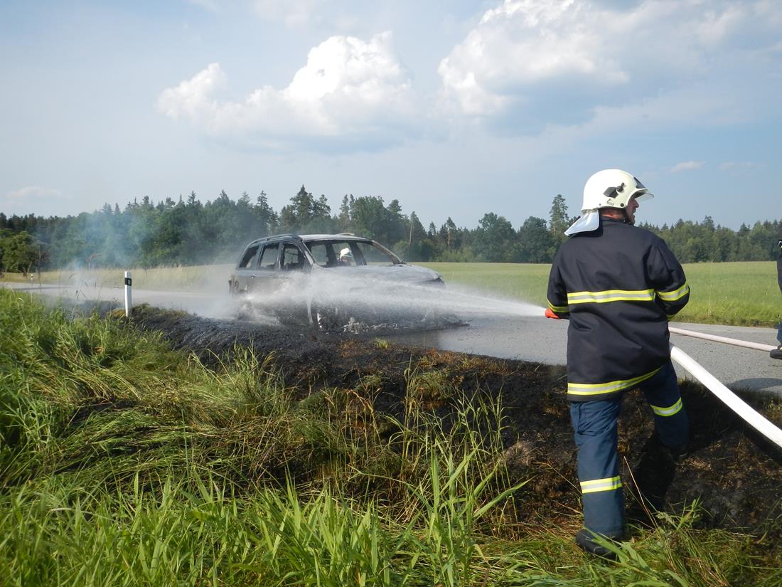 2 Požár OA, Mirochov - 5. 7. 2015 (2).JPG