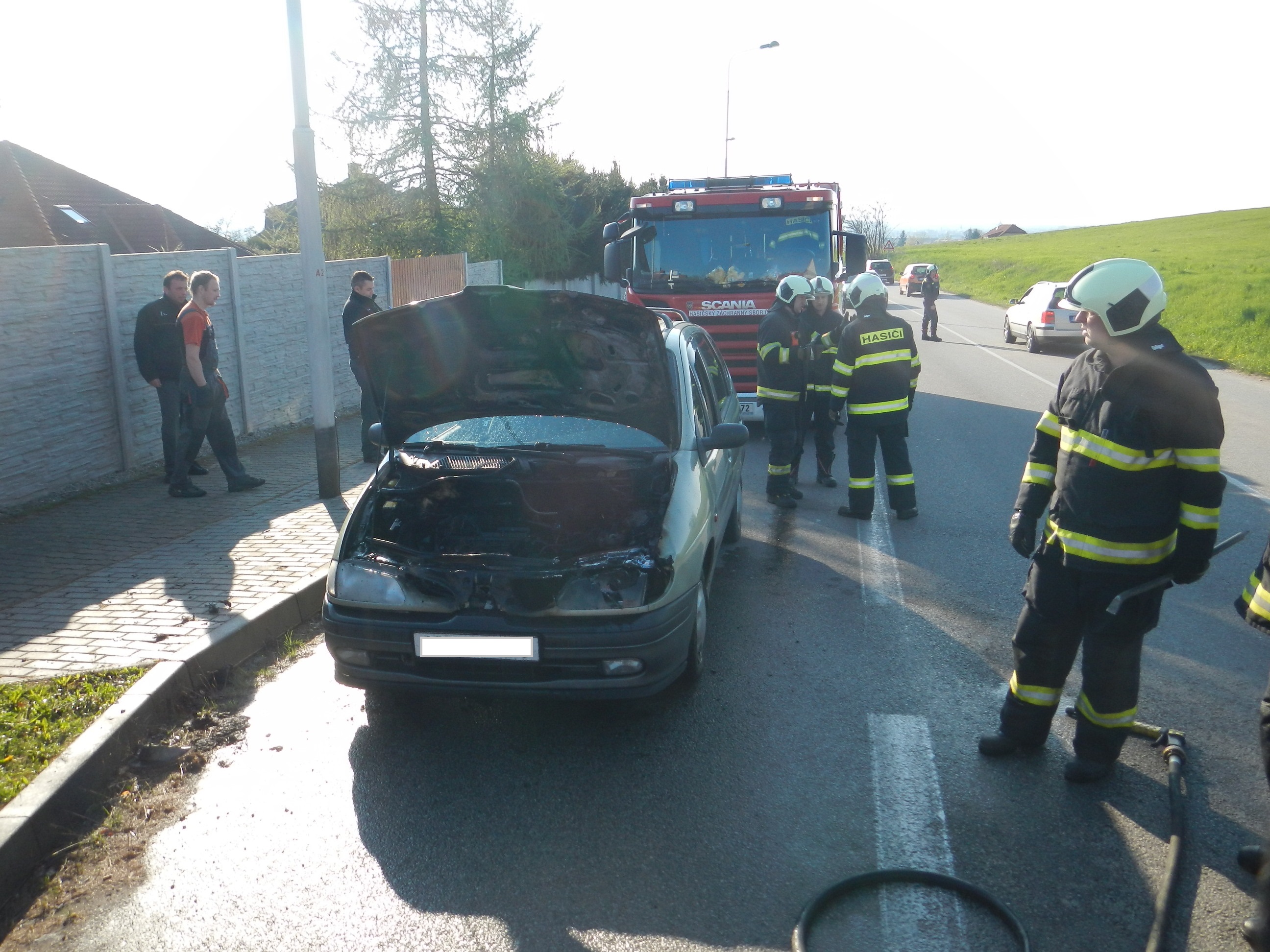 2 Požár OA, Srubec - 11. 4. 2014 (4).JPG