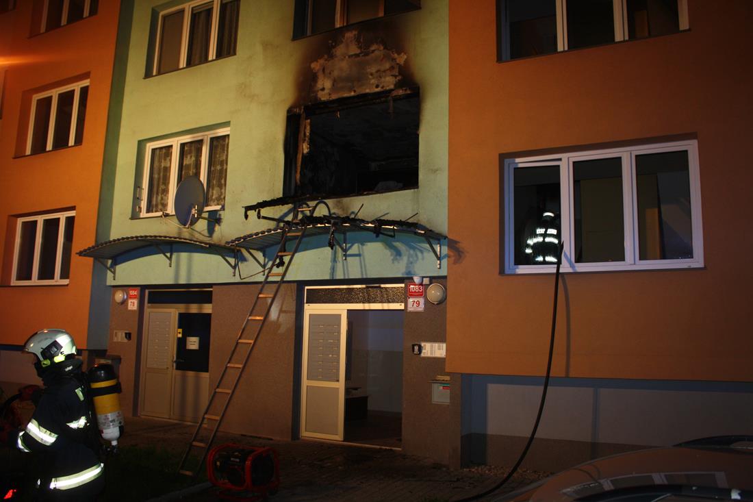 2 Požár bytu, České Budějovice - 20. 4. 2016 (1).JPG