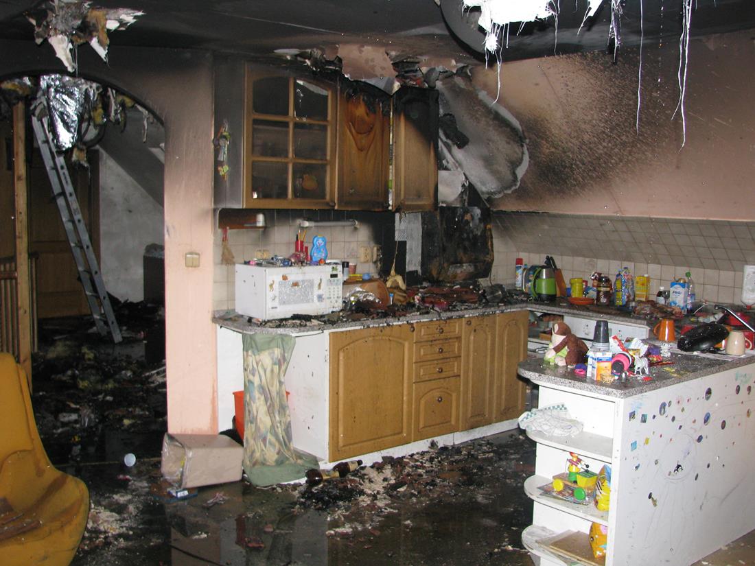 2 Požár domu, Husinec - 5. 2. 2016 (3).JPG