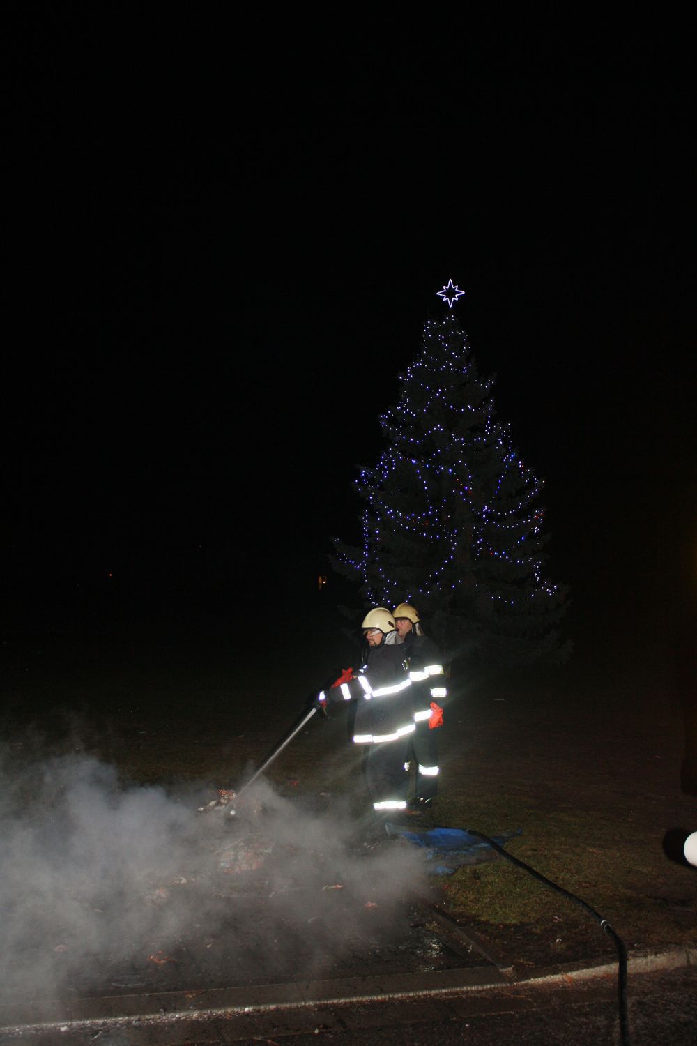 2 Požár kontejnerů, Rudolfov (1).jpg