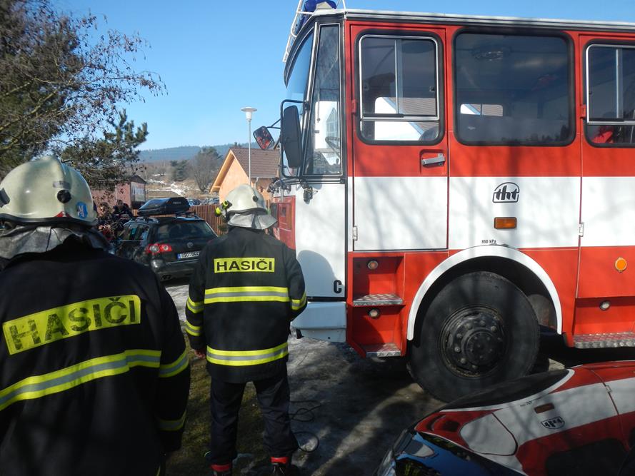 2 Vytažení OA, Lipno nad Vltavou - 19. 2. 2015 (3).jpg