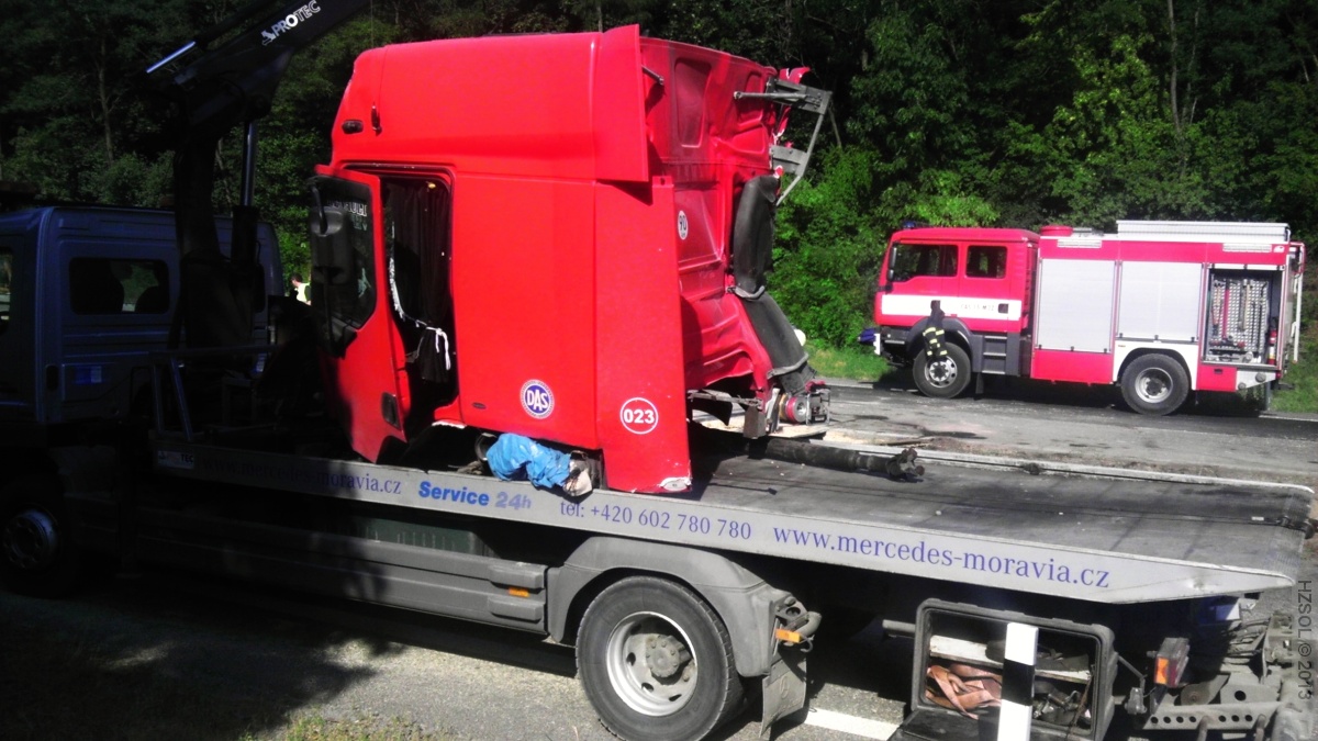 2 dopravní nehoda nákladní vozidla na R46 - 11 km (2).jpg