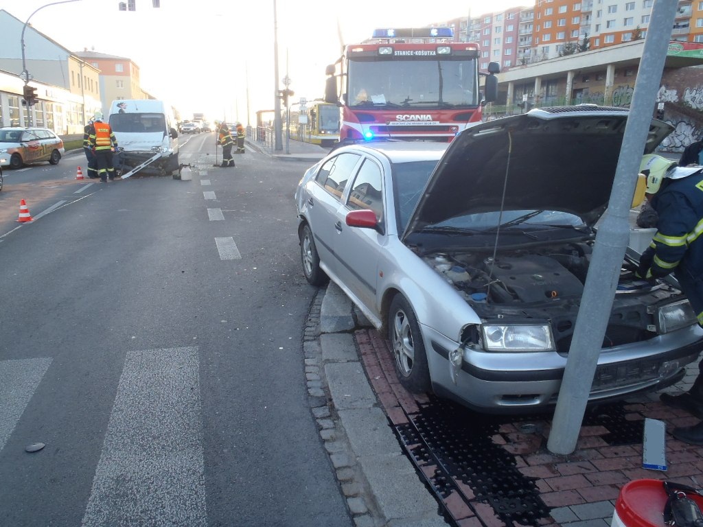 2.12.2013 foto/2.12.2013 DN 2 OA x semafor Plzeň.JPG