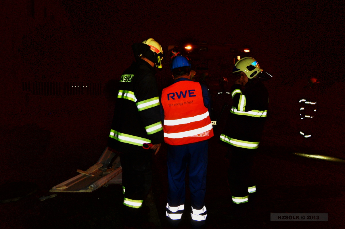 20 20-11-2013 Exploze v rodinném domku Příkazy (9).JPG