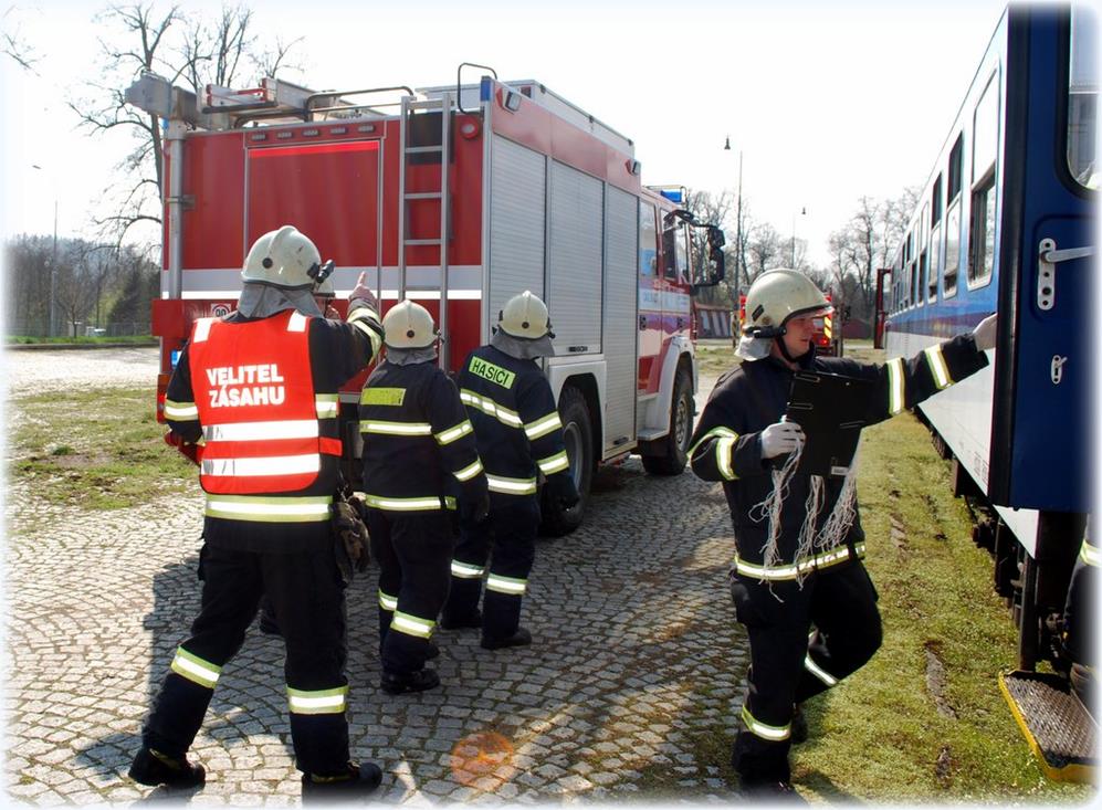 20 Cvičení Nehoda vlaku, Jindřichův Hradec - 12. 4. 2016 (13).JPG