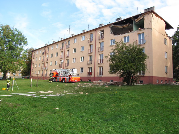 2013_09_15 vybuch v obytnem dome Havirov 03.jpg