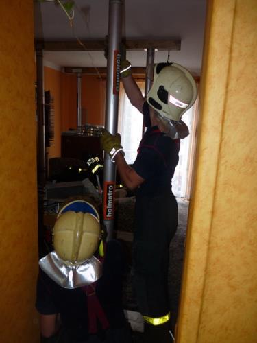 2013_09_15 vybuch v obytnem dome Havirov 07.jpg