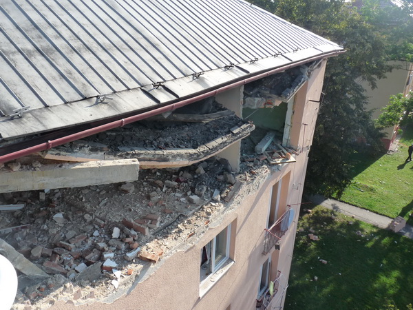 2013_09_15 vybuch v obytnem dome Havirov 10.jpg