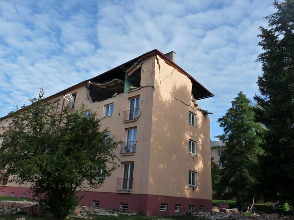 2013_09_15 vybuch v obytnem dome Havirov 12.jpg