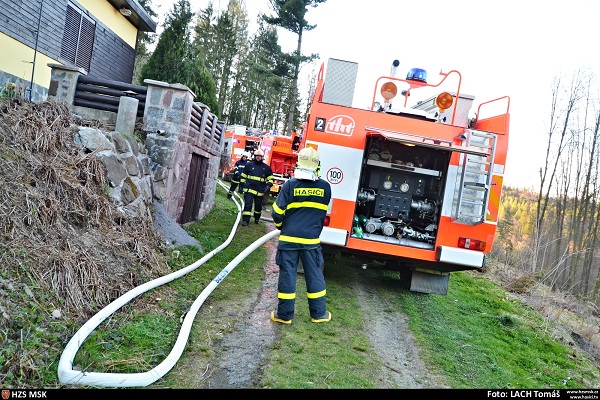 2015_04_19 Pozar lasa Teskovice 05m.jpg