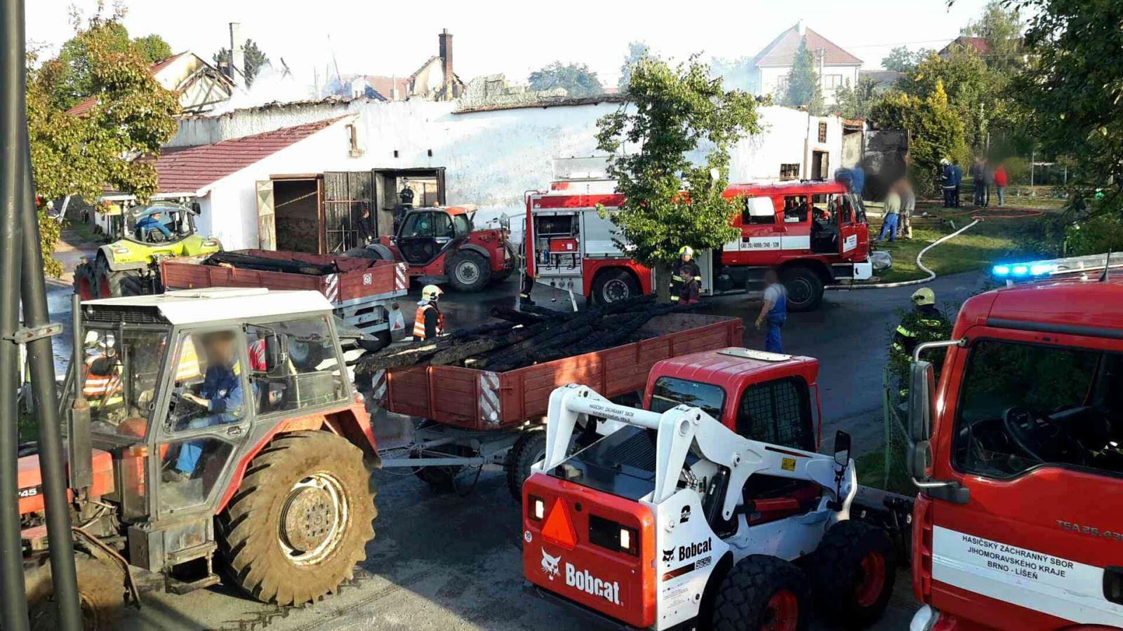 2019-09-20-BK Požár RD Černovice/PBM_415T-2019_09_20-b778d53e.jpg