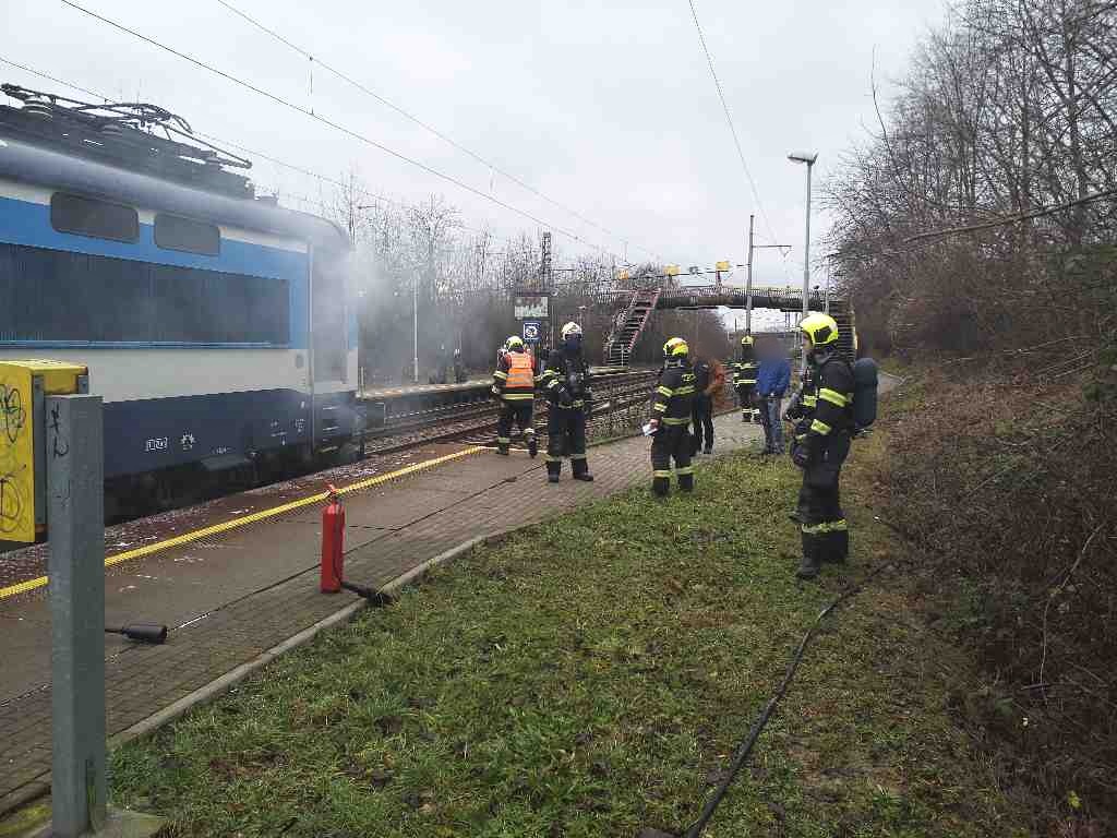 2020-12-26-hořící lokomotiva